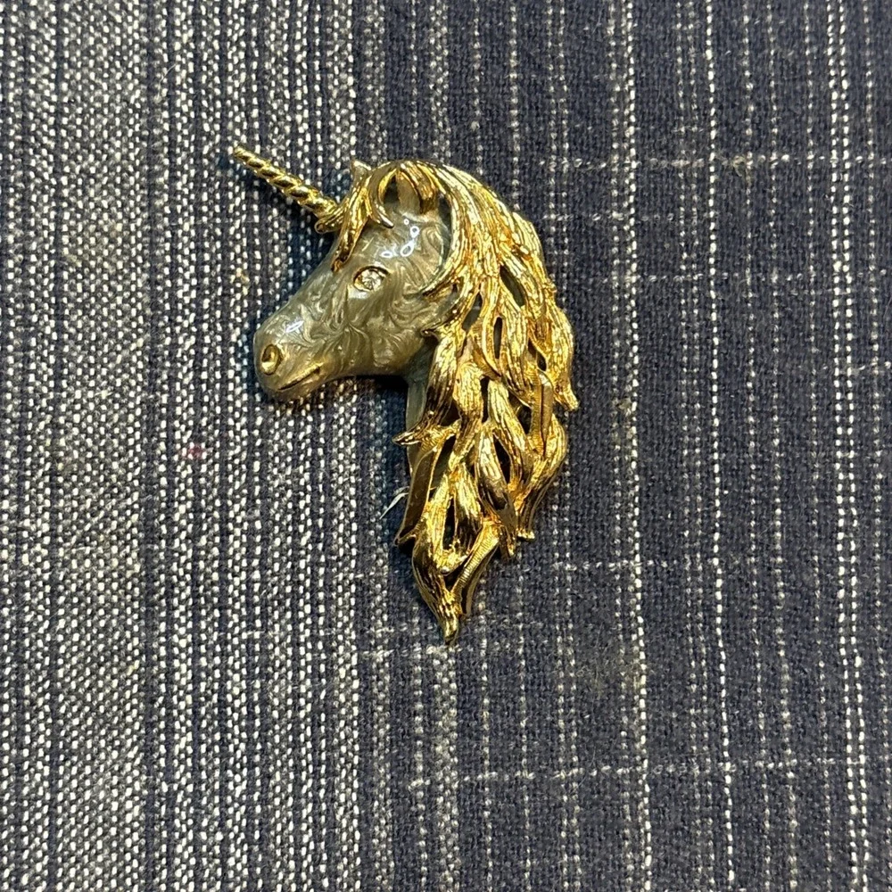 Vintage Unicorn Enamel Swirl Rhinestone Gold Tone Sparkly Brooch Pin 80s Style